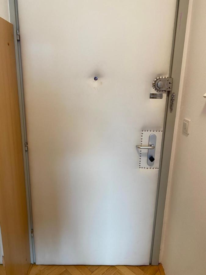 Апартаменты Self Check-In Studio With Wi-Fi And Parking Place Загреб Экстерьер фото
